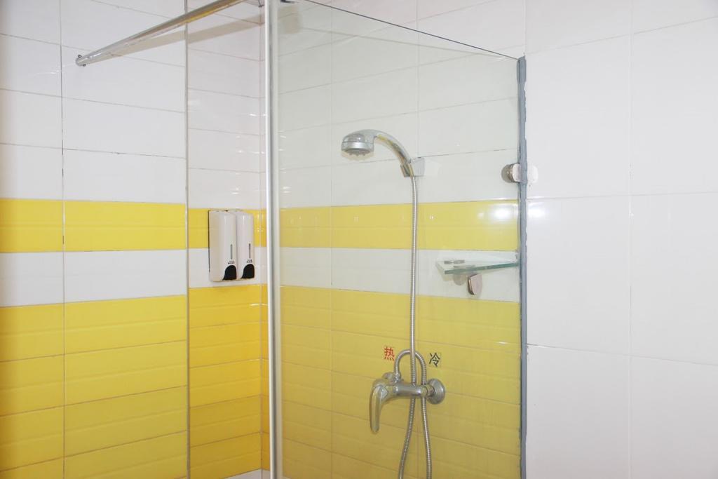 7Days Inn Qingdao Liuting Airport Номер фото